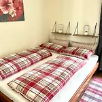 Apartment Les Petites Ecuries - Ponpon *
